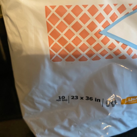 Home- Disposable UnderPads (23” x 36”) Light Absorbent Classic Plus - Picture 4 of 16